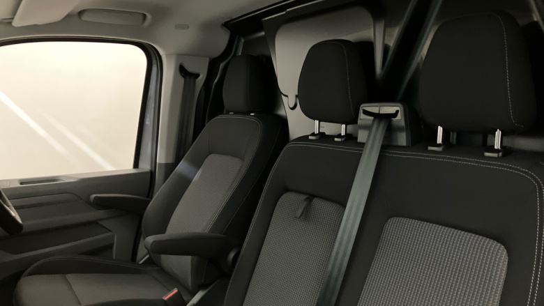 Volkswagen Transporter T32 Swb Electric 160kW 65kWh Commerce Pro Van Auto